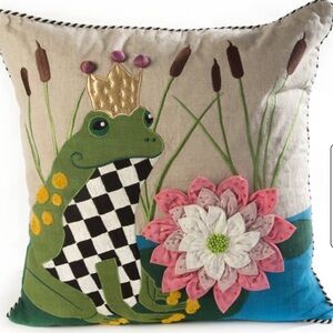 Decorative pillow